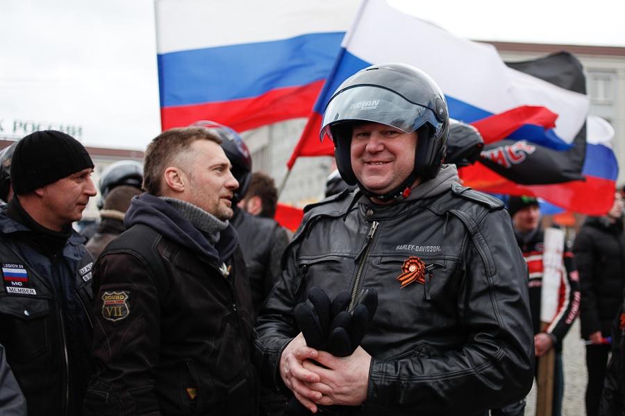 «Дежурный демагог взахлёб о чём-то врёт»: как в Калининграде митинговали за Крым (видео)