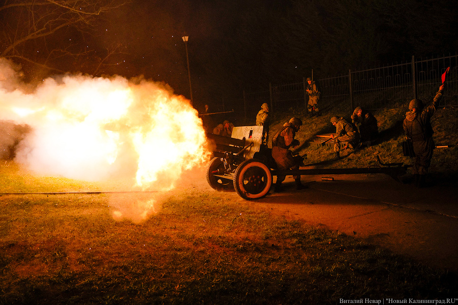 30 залпов: салют в честь Дня Победы в Калининграде (фото)
