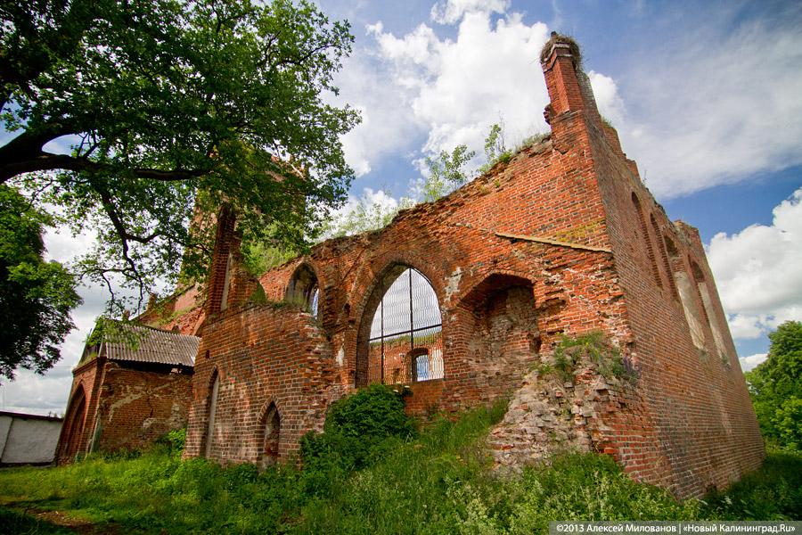 Шаткие ступени: кирха в Железнодорожном стала местом для опасных игр