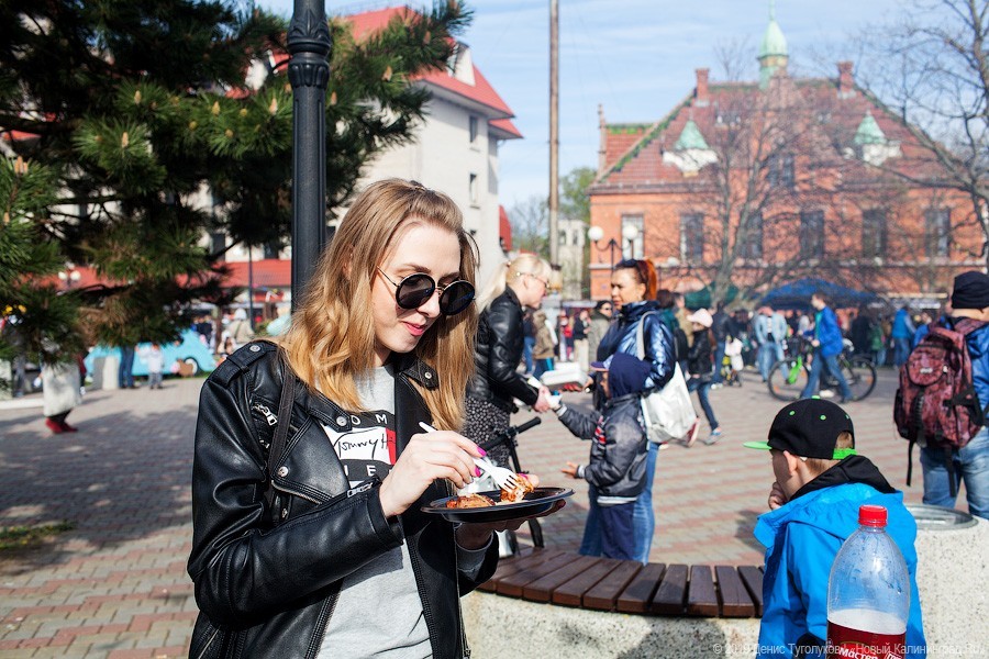 На ход руки: как проходит Fish Food Festival в Зеленоградске