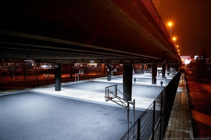 Госконтракт на установку защитной сетки под эстакадным мостом расторгается