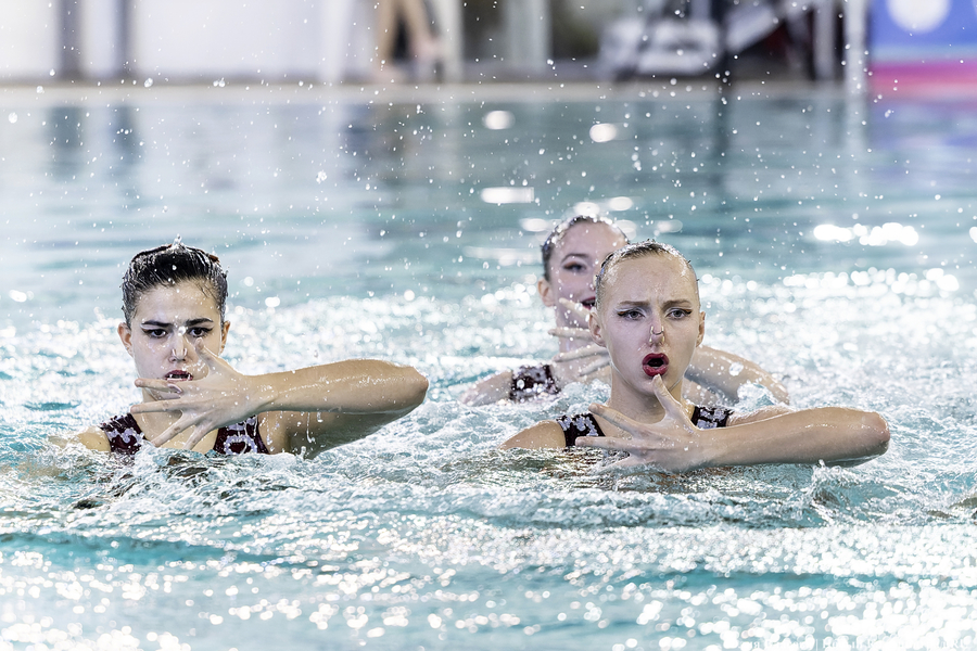 Брызги и грация: в Калининграде разыгрывают Кубок России по синхронному плаванию (фото)