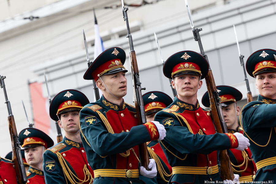 Как проходил Парад Победы в Калининграде (фото)