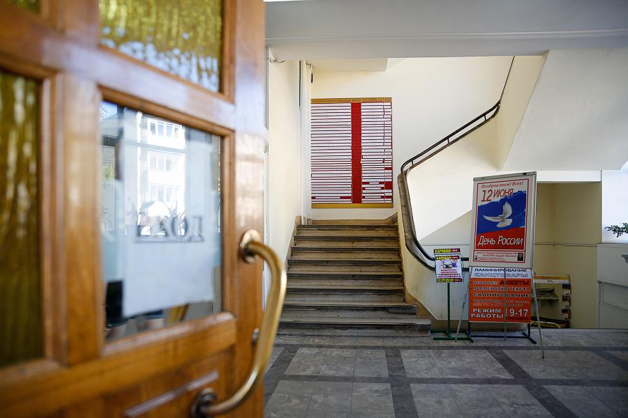 В Калининграде инвалиды не могут попасть в административное здание на Советском, 13