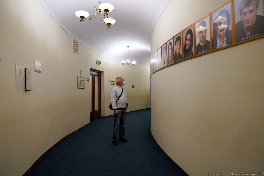 Коронавирусный антракт: в Драмтеатре сыграли первый спектакль после карантина