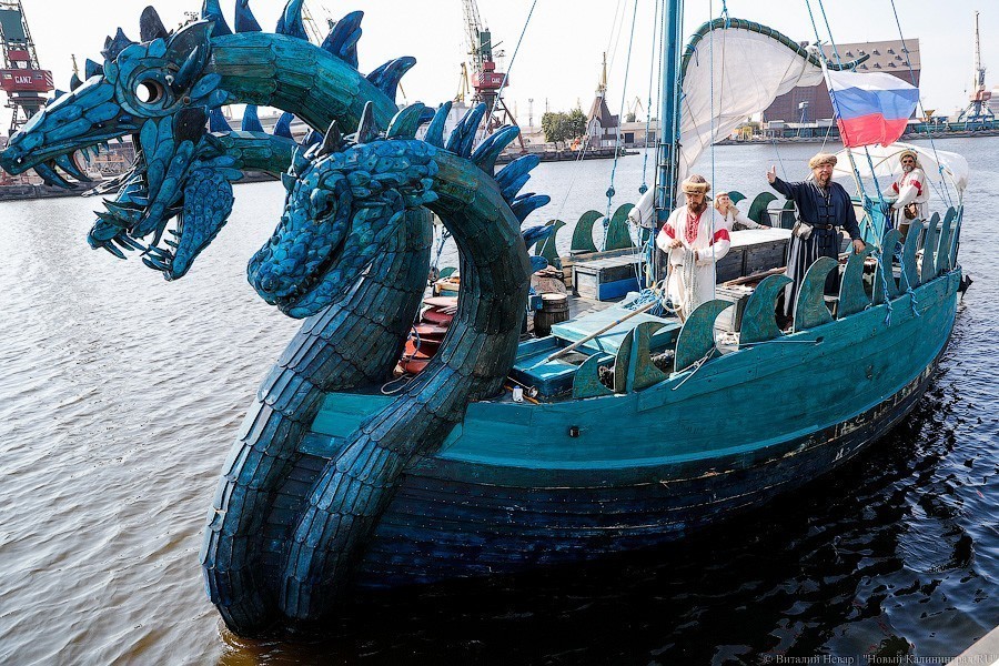 В Калининград пришел «Змей Горыныч». Мы побывали в его «чреве» (фото) (видео)