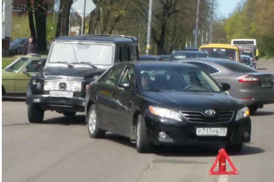 На Литовском валу столкнулись джип и «Тойота» (фото)