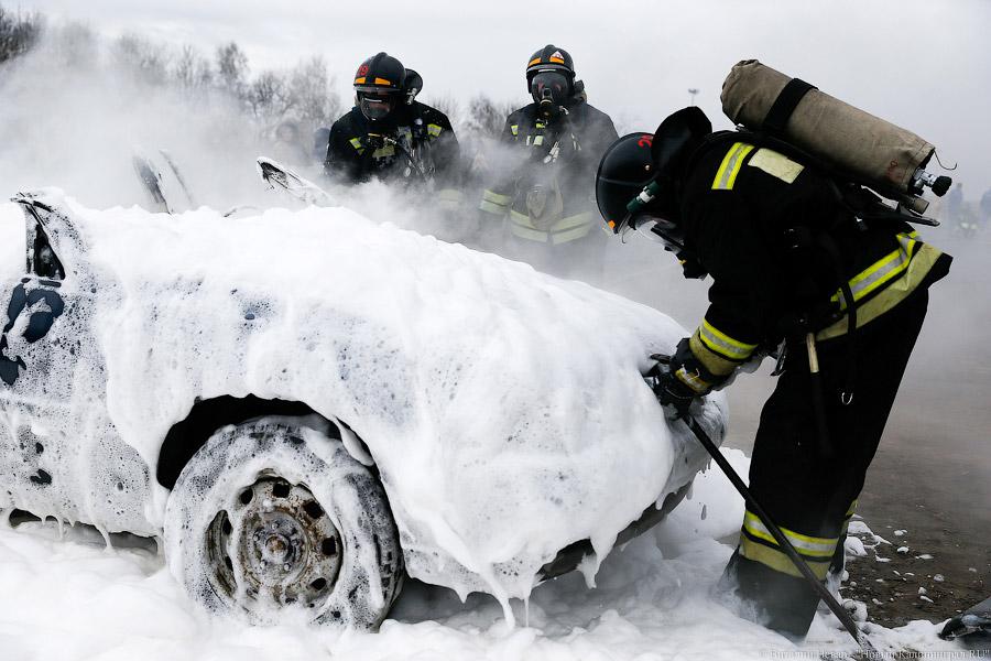 ДТП со зрелищным финалом: под Калининградом прошли учения спасателей