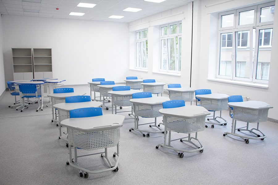 Комфорт для младших классов: в Светлогорске завершается строительство школы (фото)