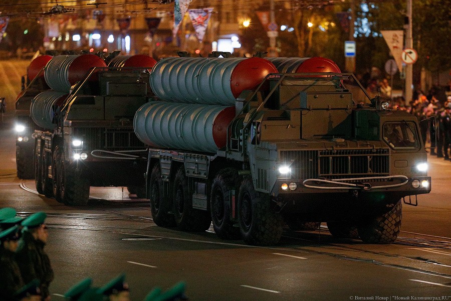 «Искандер» в ночи: как в Калининграде репетировали парад Победы (фото)