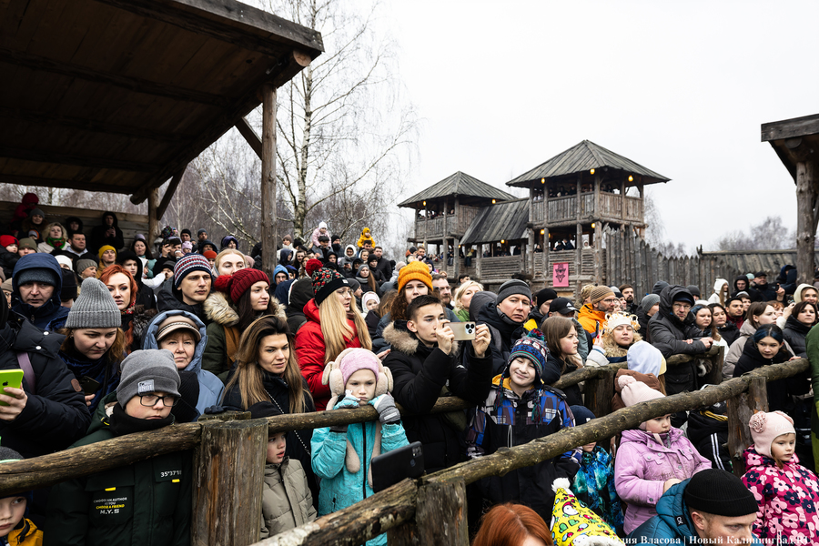 Блины, пляски и огонь: как отпраздновали Масленицу в поселении викингов «Кауп»