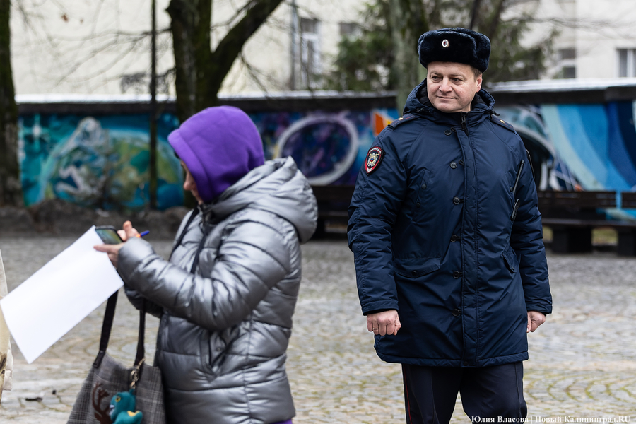 Черный ящик: в Калининграде провели сбор подписей против закона об абортах (фото)