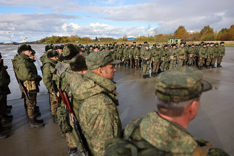 Хмурое утро: из Калининграда отправили очередную группу мобилизованных (фото)
