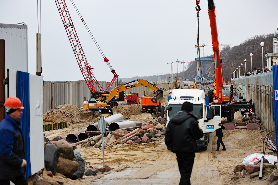 Вода, сваи, буны: что происходит в Светлогорске, где реконструируют старый променад (фото)