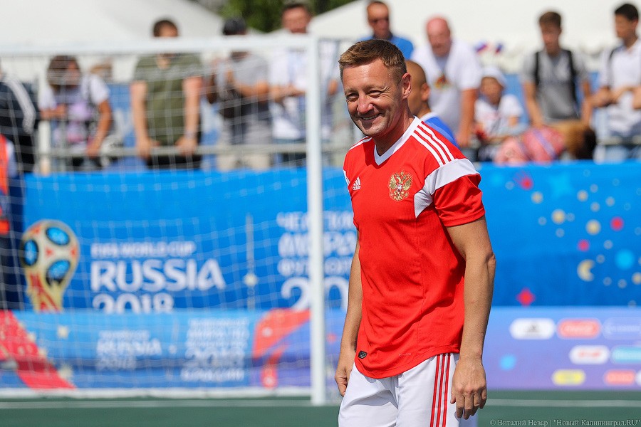 Праздник очередей и футбола: чем запомнился матч легенд ФИФА в Калининграде