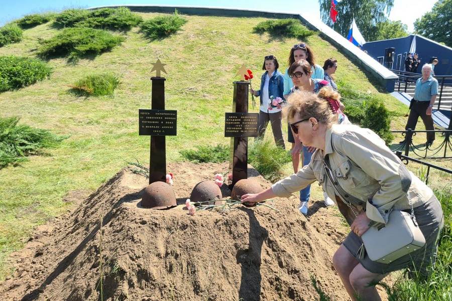 В посёлке Русское перезахоронили останки 26 советских солдат (фото)