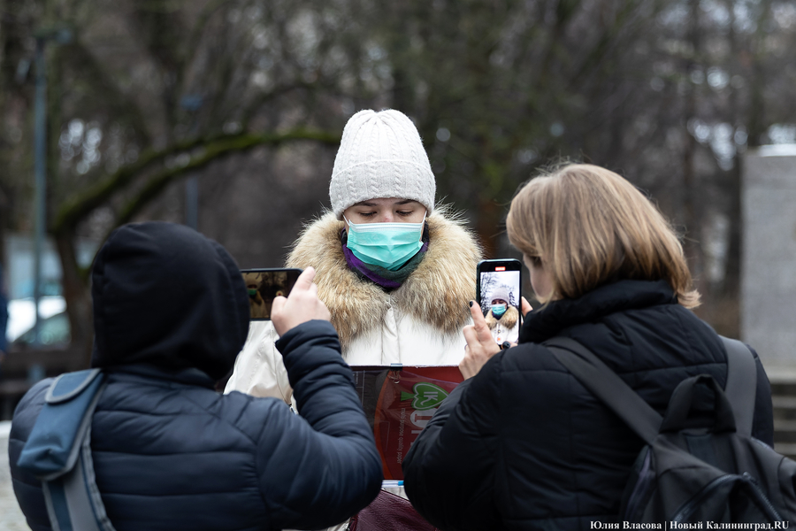 Черный ящик: в Калининграде провели сбор подписей против закона об абортах (фото)