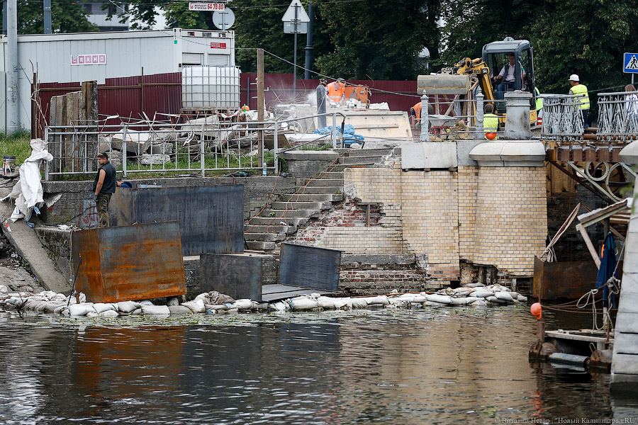 Подарок мэру: как строители успевают ремонтировать Деревянный и Высокий мосты