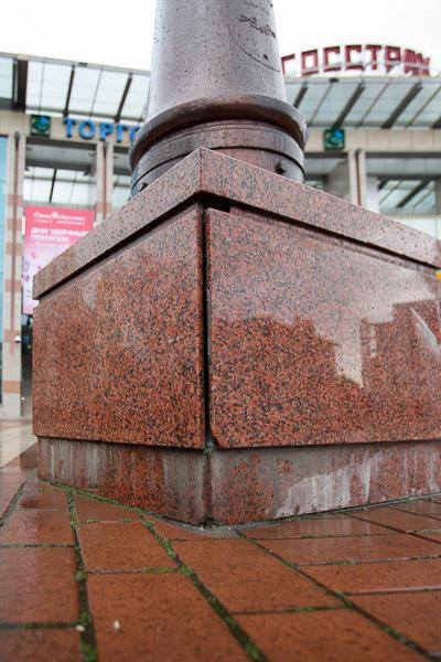 Победа и триумф: отчего на площади Победы появляются трещины и солевые отложения