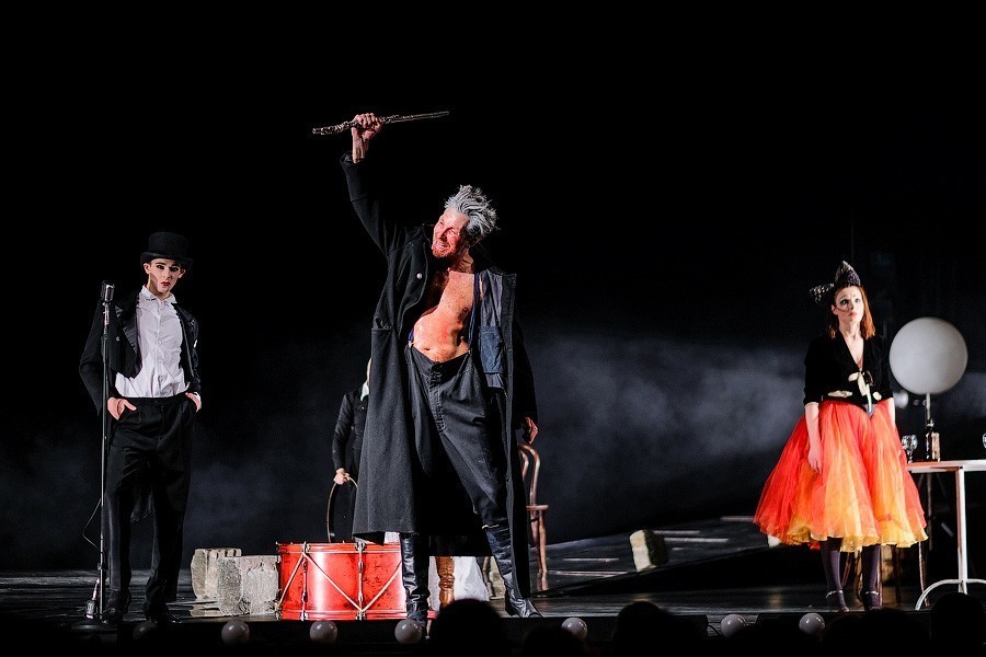 Живых больше нет: «Балтийские сезоны» завершились антивоенным спектаклем (фото)