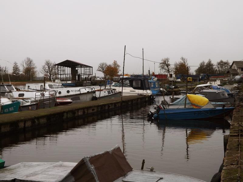 Судовладельцам, базирующимся на реке Тростянка, негде поставить  лодки на зиму