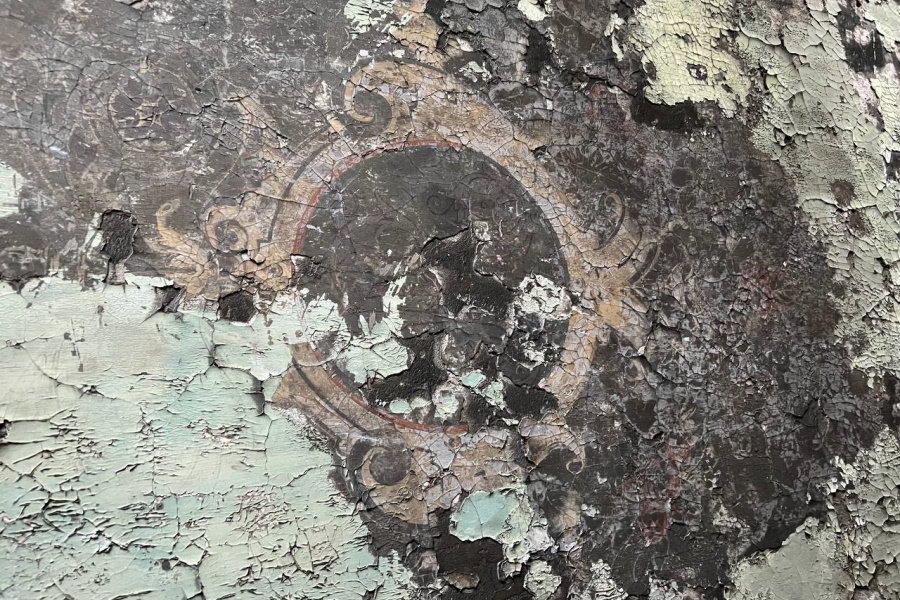 В Черняховске планируют восстановить старинную фреску на жилом доме (фото)