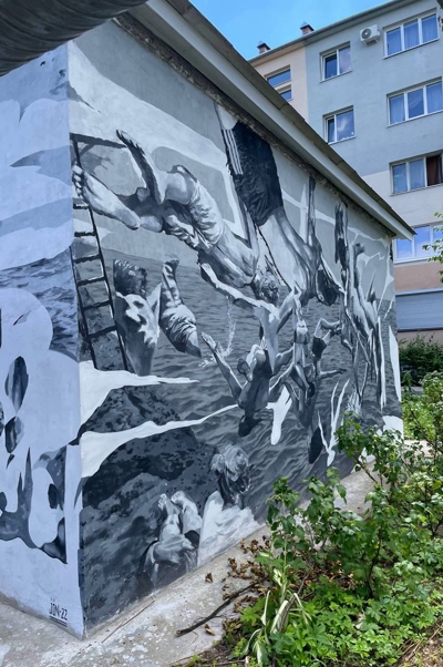 В Черняховске расписали граффити электроподстанции (фото)