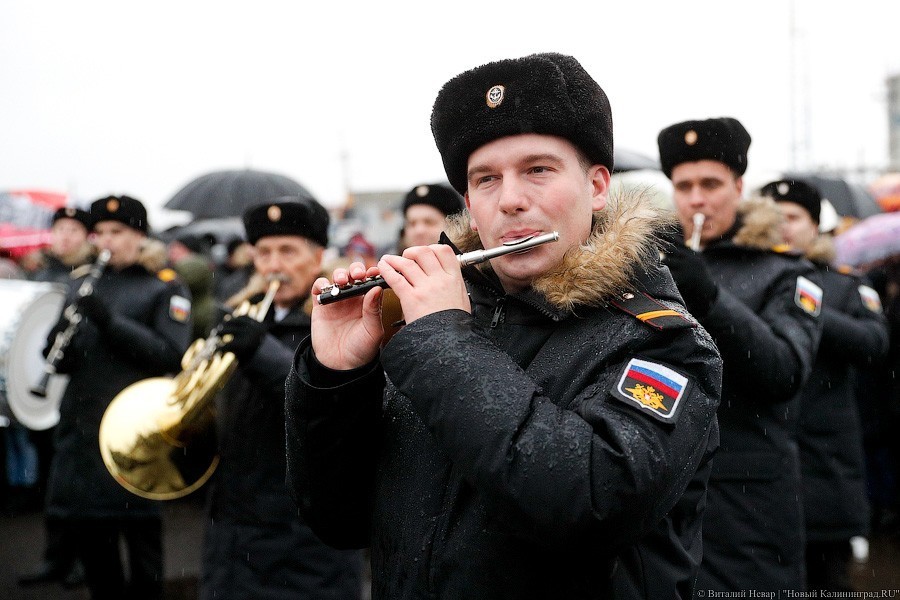 Ураган в паруса: «Крузенштерн» и «Седов» проводили в кругосветное плавание (фото)