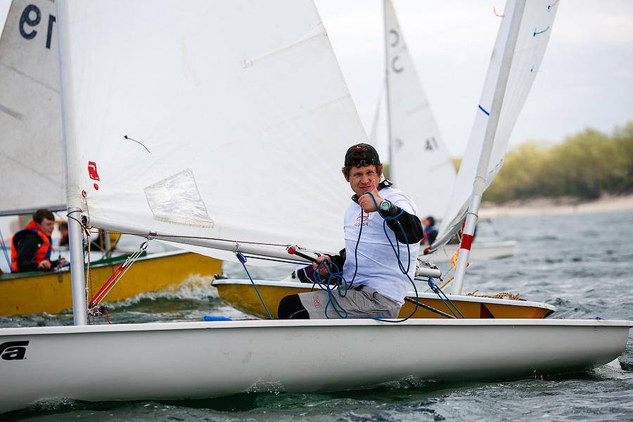 Паруса памяти: фоторепортаж с регаты, посвященной Дню Победы