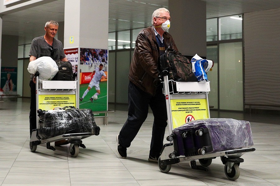 Прямым рейсом с Канар: в «Храброво» прилетел рейс с российскими моряками (фото)