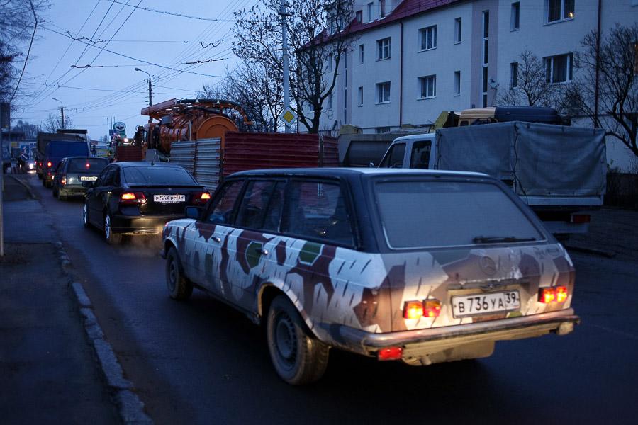 Ад переехал: вместо наполовину перекрытой ул. Дзержинского теперь «стоит» Аллея Смелых