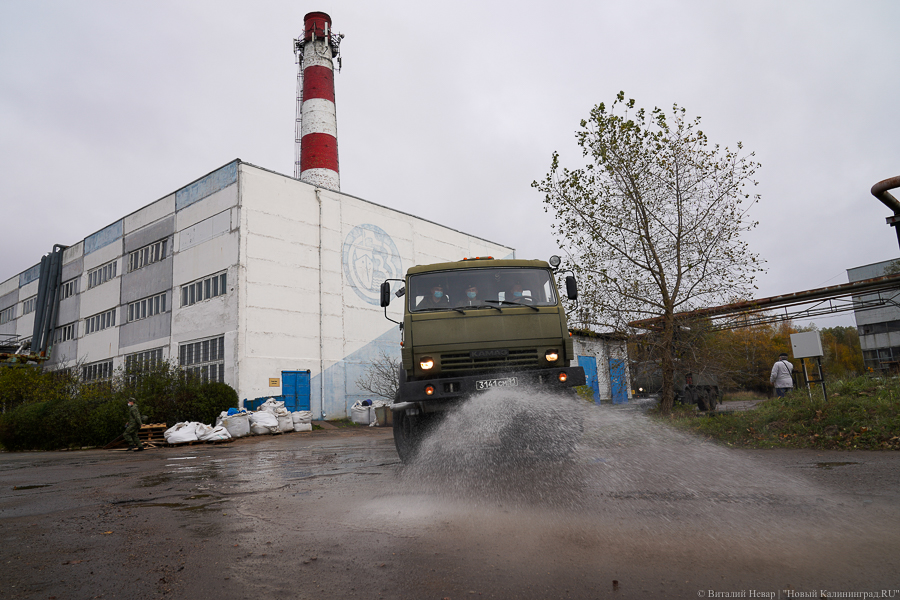 Ты не пройдешь: Балтфлот продезинфицировал от коронавируса 33-ий судоремзавод (фото)