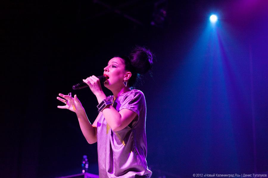 «Ну вот и поговорили»: фоторепортаж с концерта певицы Елки