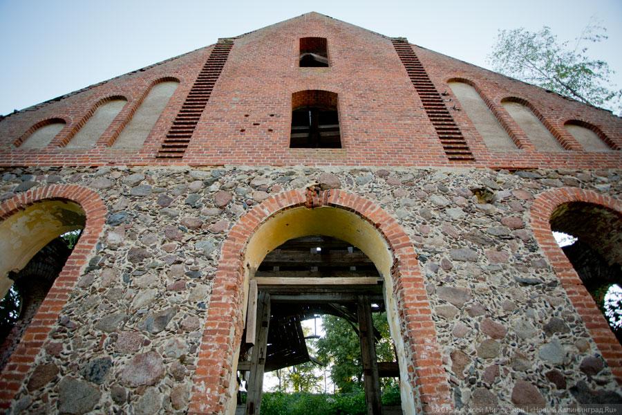 «Когда-то был пожар»: кирха XVIII века в поселке Яблоновка под Озерском