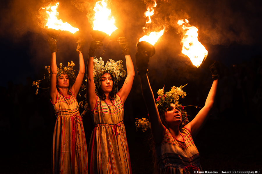 В свете пламени костра: как в Ушкуе отмечали праздник Ивана Купалы (фото)