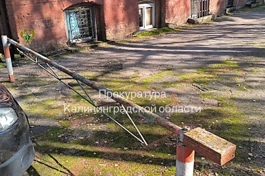 С Советской ЦРБ взыскали компенсацию в пользу ребенка, травмированного шлагбаумом