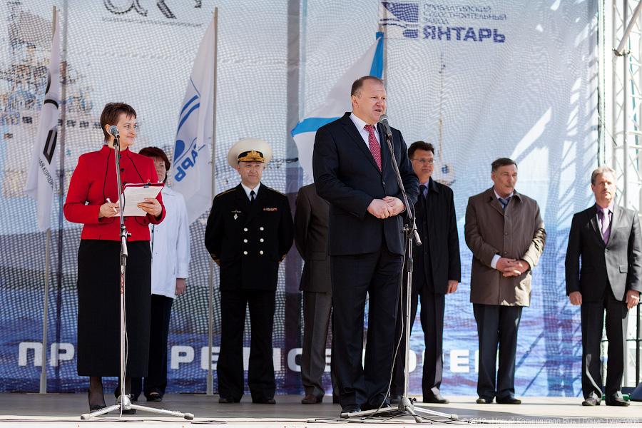 «Подарок ко Дню рождения»: фоторепортаж со спуска на воду БДК «Иван Грен»