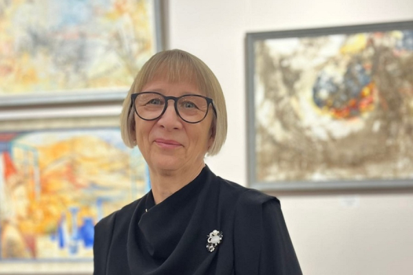 В Гусевском музее открылась масштабная выставка живописи и графики О. Ульяновой