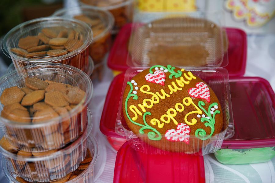 Картофельные кишки и шашлык на вилах: чем кормили на День города