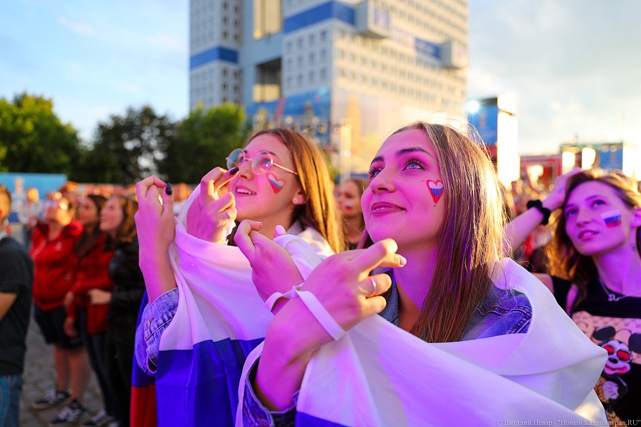 Россия в шаге от плей-офф ЧМ: как вы болели за сборную в фан-зоне у Дома Советов