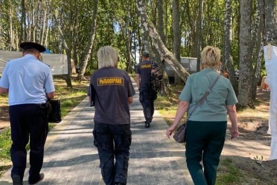 Отдыхающих на побережье возле Куликово стали штрафовать