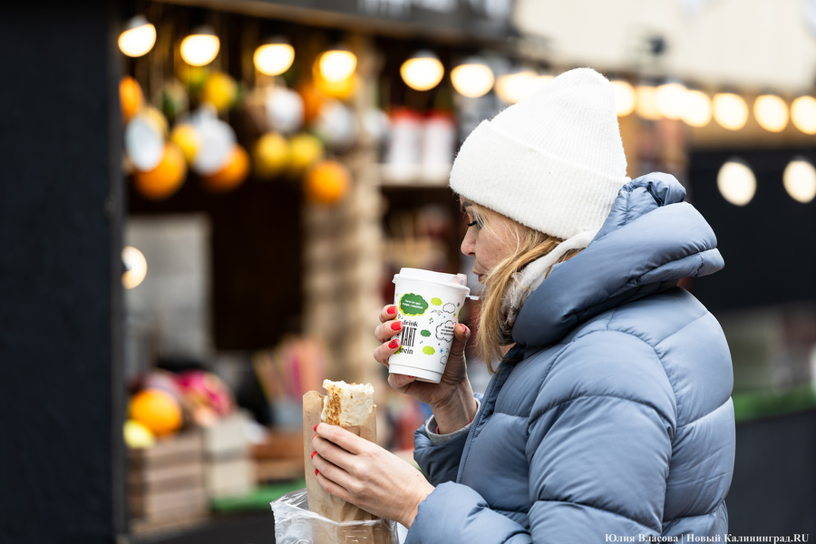Прикидываясь Кантом: у Кафедрального собора открылась ярмарка (фото)