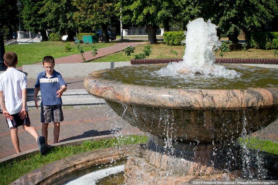 С собакой-улыбакой: Ярошук вновь пообещал завершить реконструкцию набережной Верхнего озера