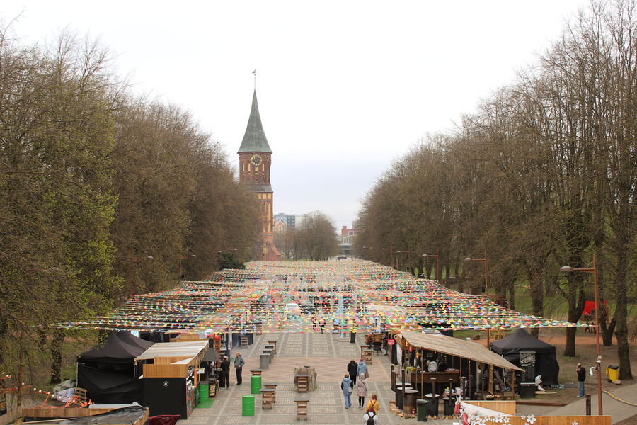 Ярмарка для метеоустойчивых: как прошло открытие гастрофестиваля на острове Канта (фото)