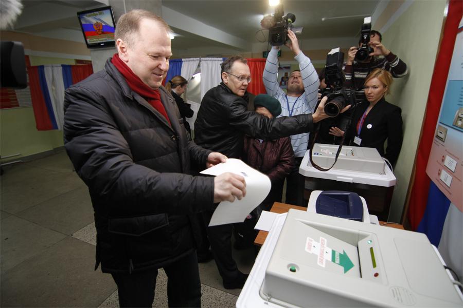 4 декабря 2011: Губернатор на избирательном участке