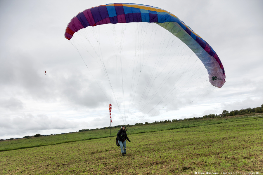 «Нас все очень стараются победить»: как прошел чемпионат области по парапланеризму