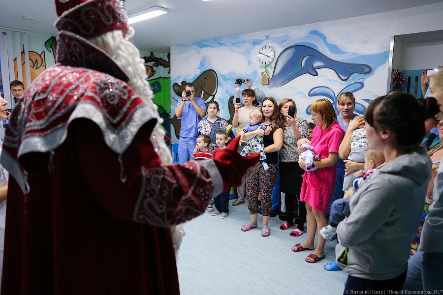 «Он настоящий»: региональный кардиоцентр посетил Дед Мороз из Великого Устюга