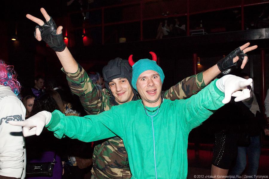 «Живее всех святых»: фоторепортаж с Хэллоуина на «Вагонке»