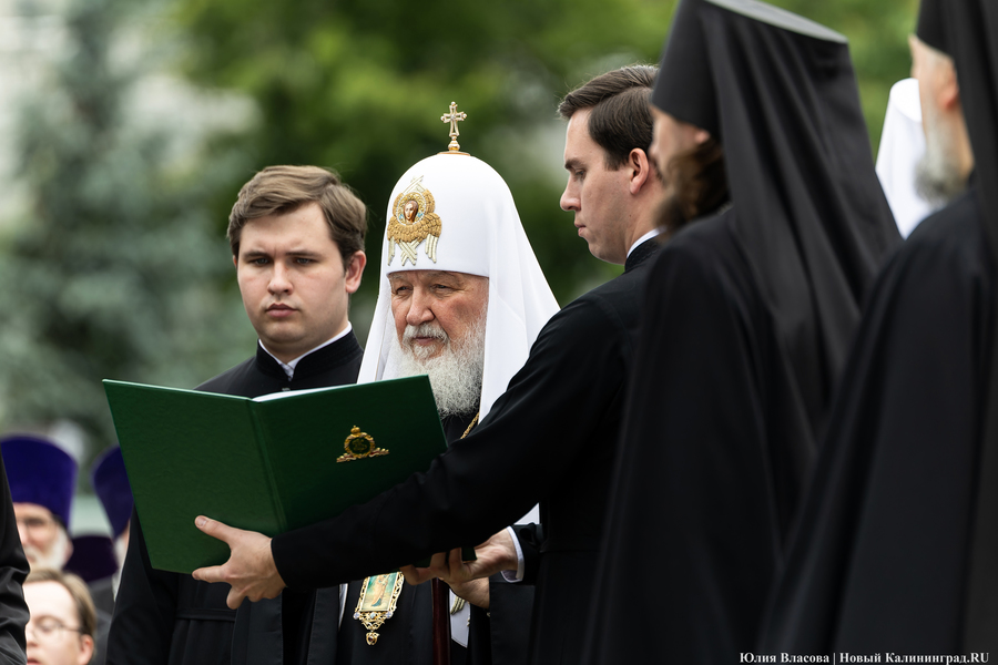 Кирилл и Владимир: глава РПЦ провел в Калининграде богослужения и освятил новый памятник (фото)