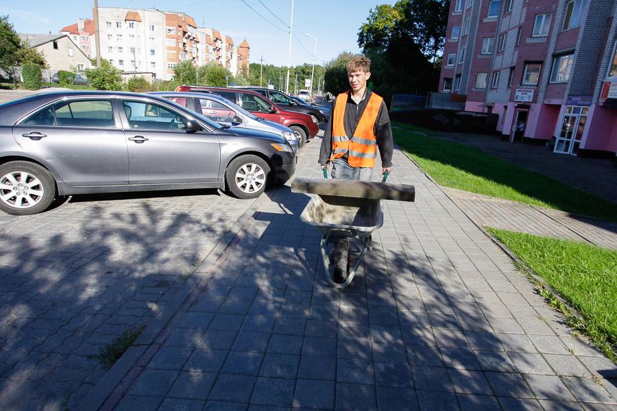 В ожидании конца пробок: ул. Островского открылась после ремонта раньше срока (фото)